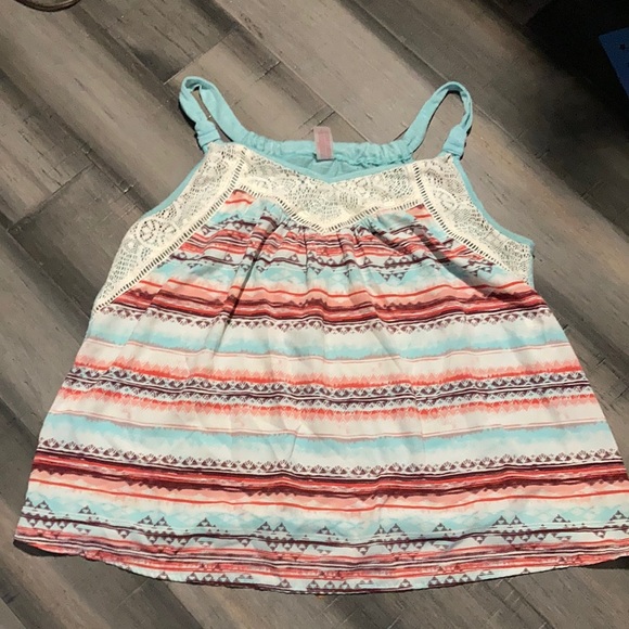 Perfect summer tank top! - Picture 1 of 1